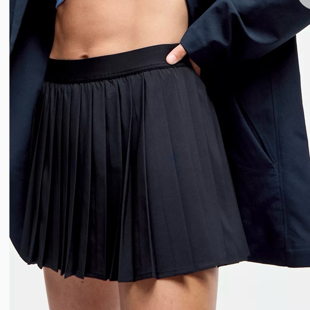lululemon athletica Black Pleated Mini Skirt